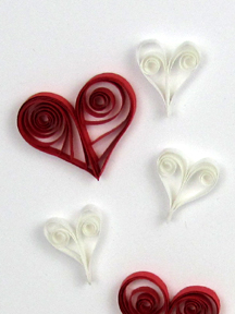 2 styles of quilled hearts